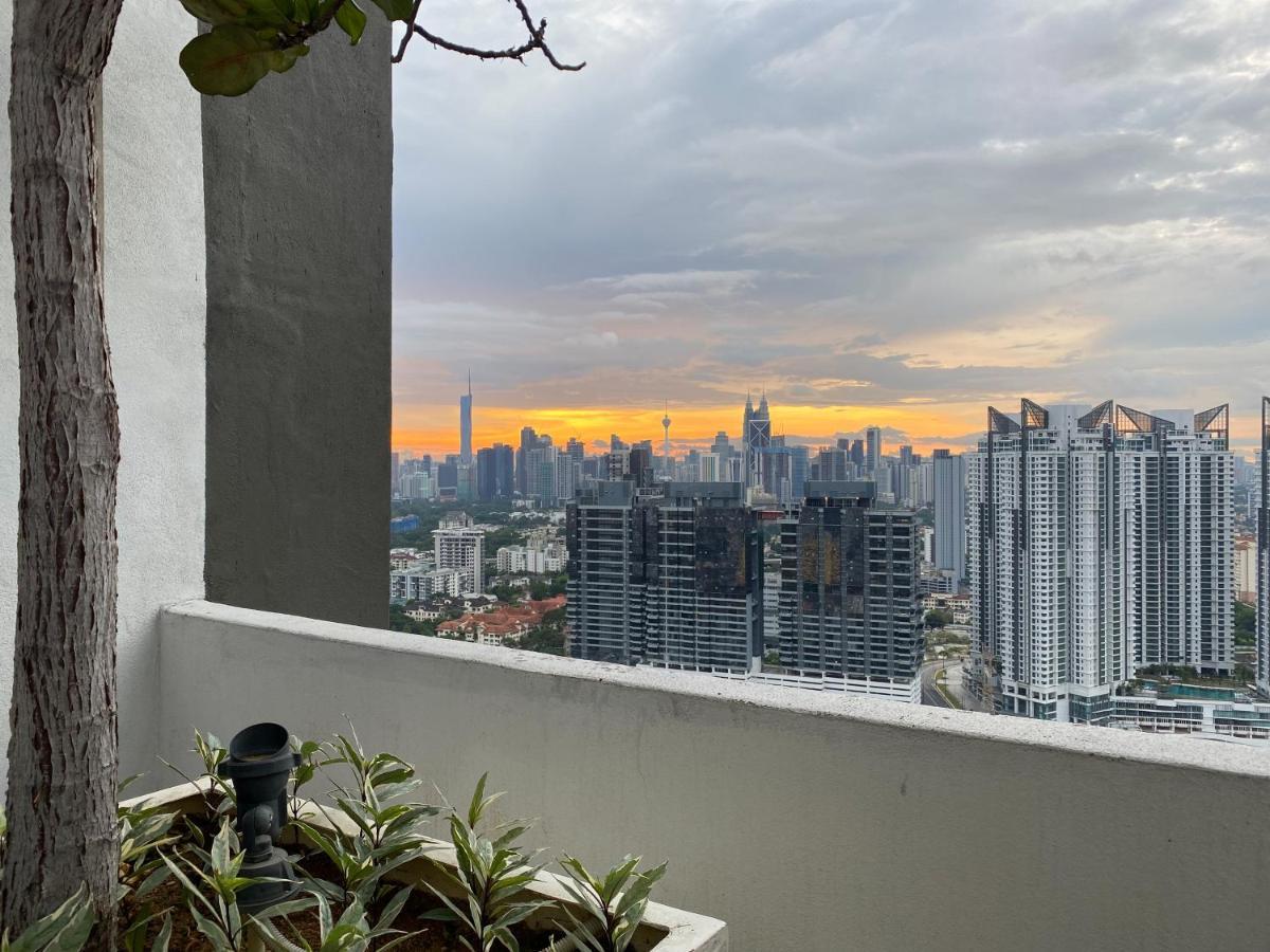 Skyline Garden 2 Bedrooms Homestay Near Klcc クアラルンプール エクステリア 写真